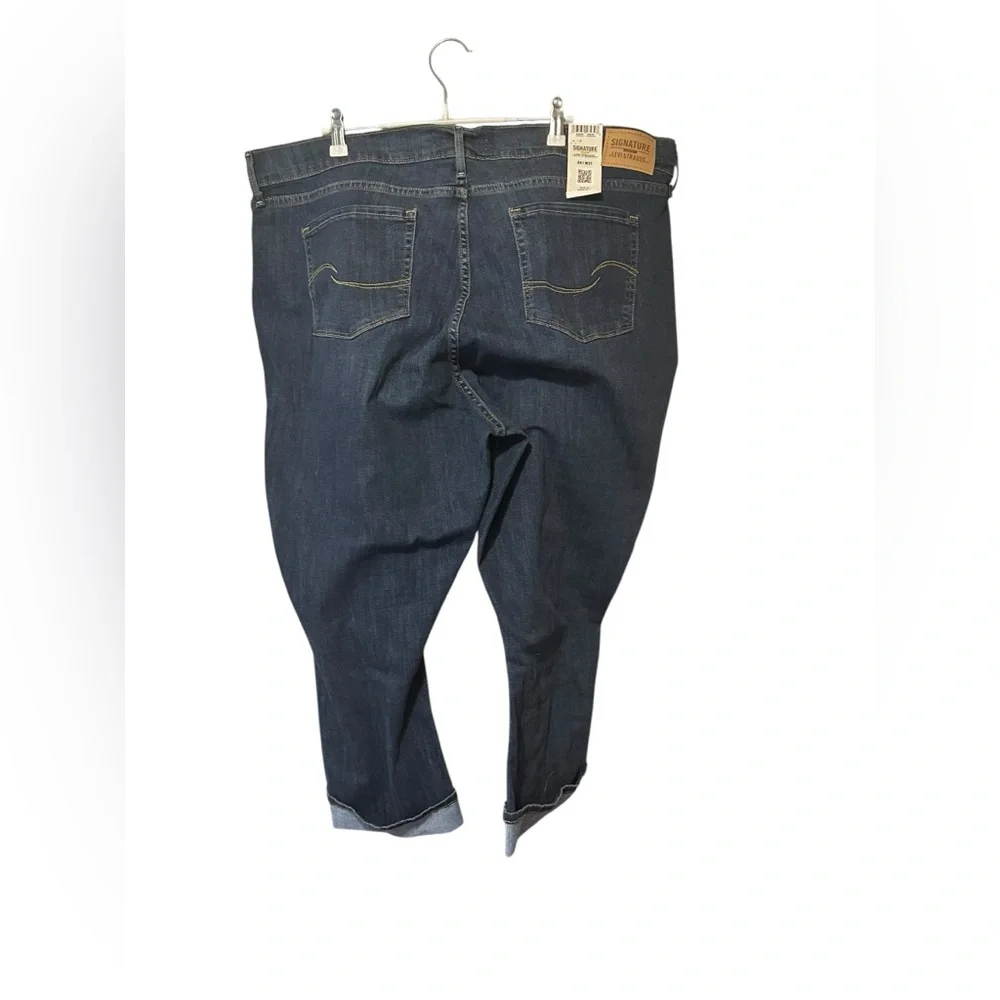 Signature by Levi Strauss Dark Blue Cropped Jeans - Picture 12 of 14